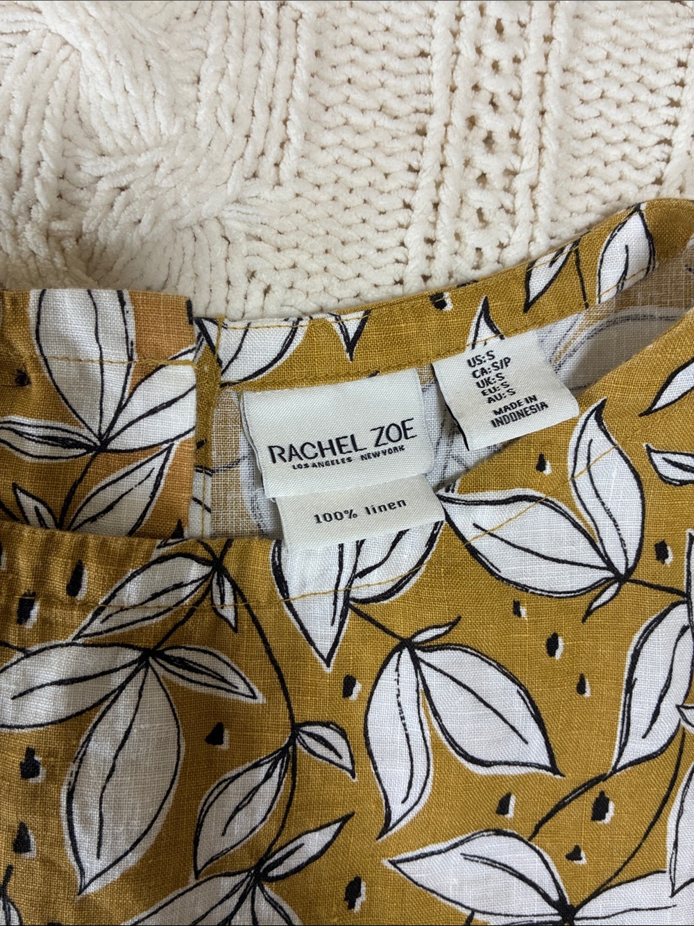 Rachel Zoe Mustard Yellow Leaf-Print Cap Sleeve Top Size S - Picture 3 of 4